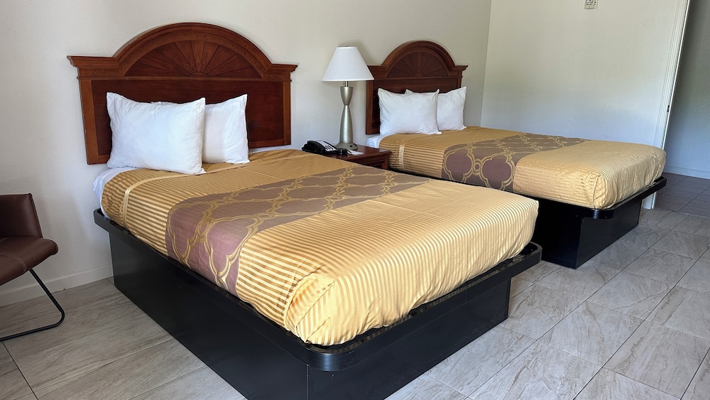Carom Inn a Travelodge by Wyndham Denham Springs/Baton Rouge 5/33