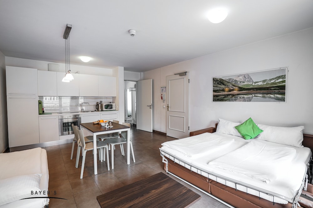 Bayers Boardinghouse & Hotel 23/50
