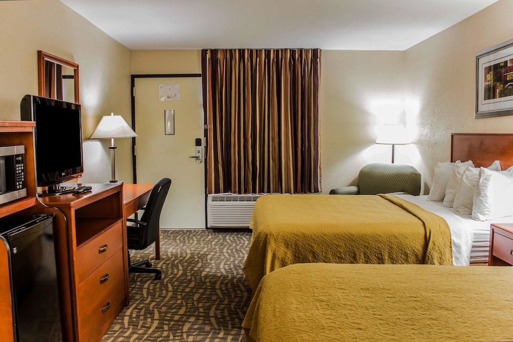 Quality Inn Kinston Hwy 70 9/33