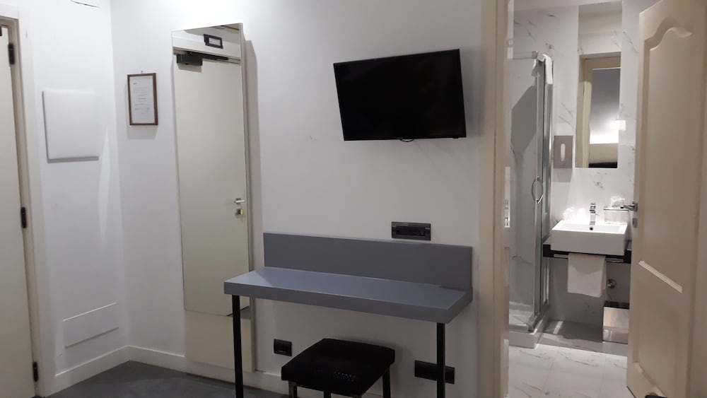 Crosti Hotel And Residence 24/45