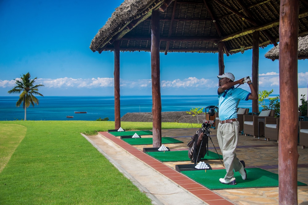 Sea Cliff Resort and Spa Hotel 41/80