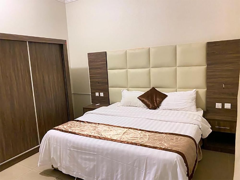 فندق جولدن العرين(Golden Al Areen Hotel Abha) 12/24