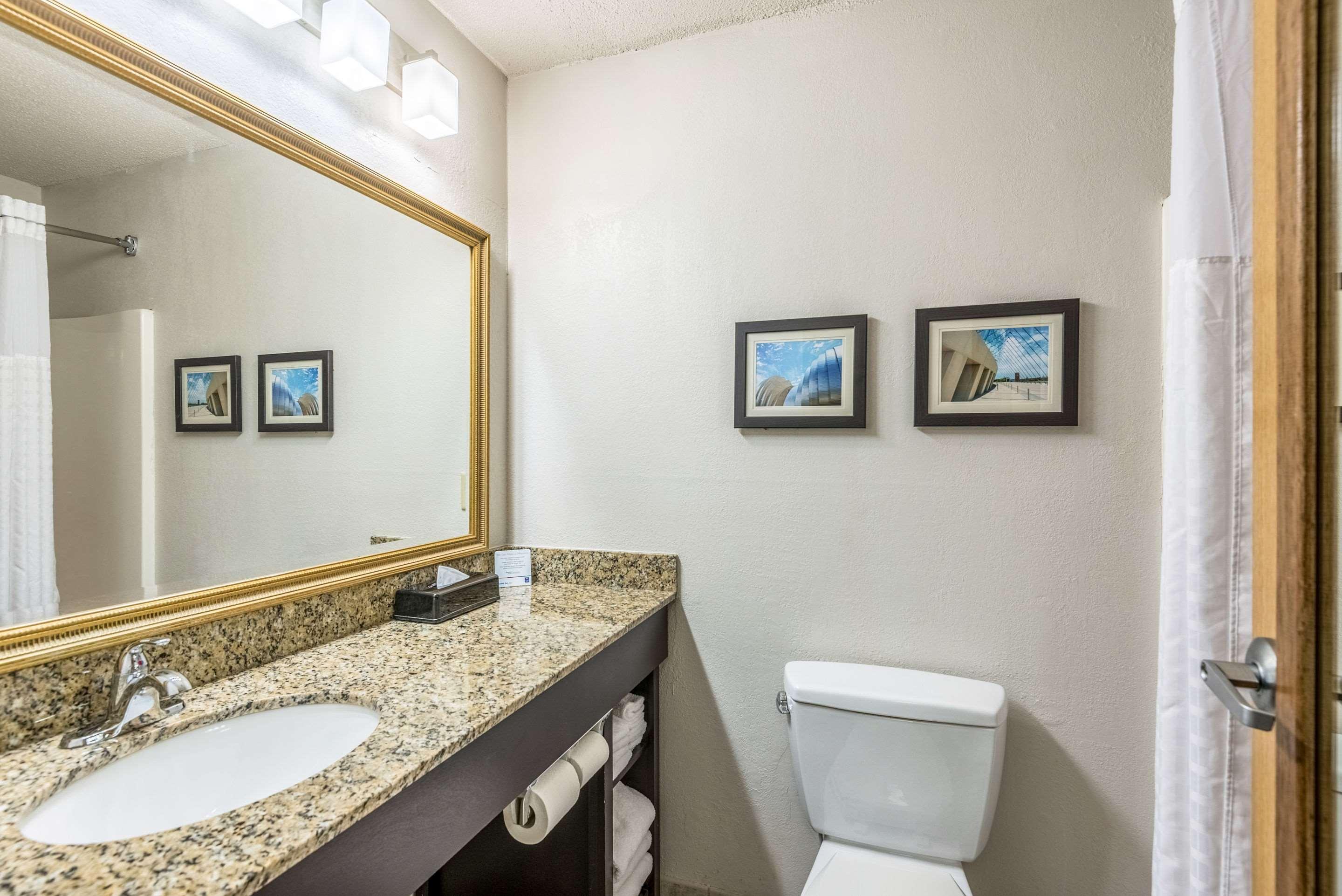 غرفة بسريرين كوين، Comfort Inn and Suites Lees Summit Kansas City 6/8