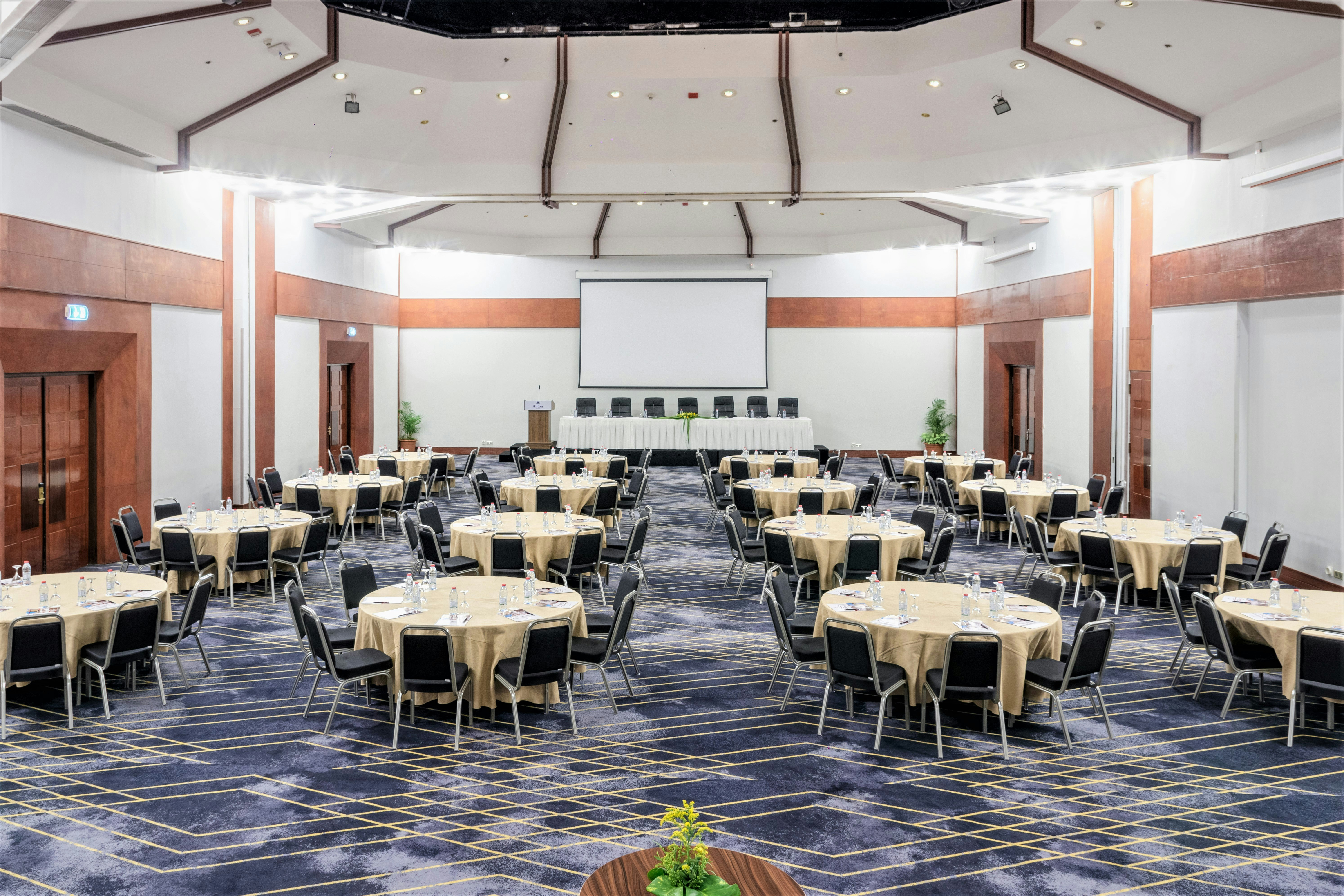 Hilton Yaounde 45/49