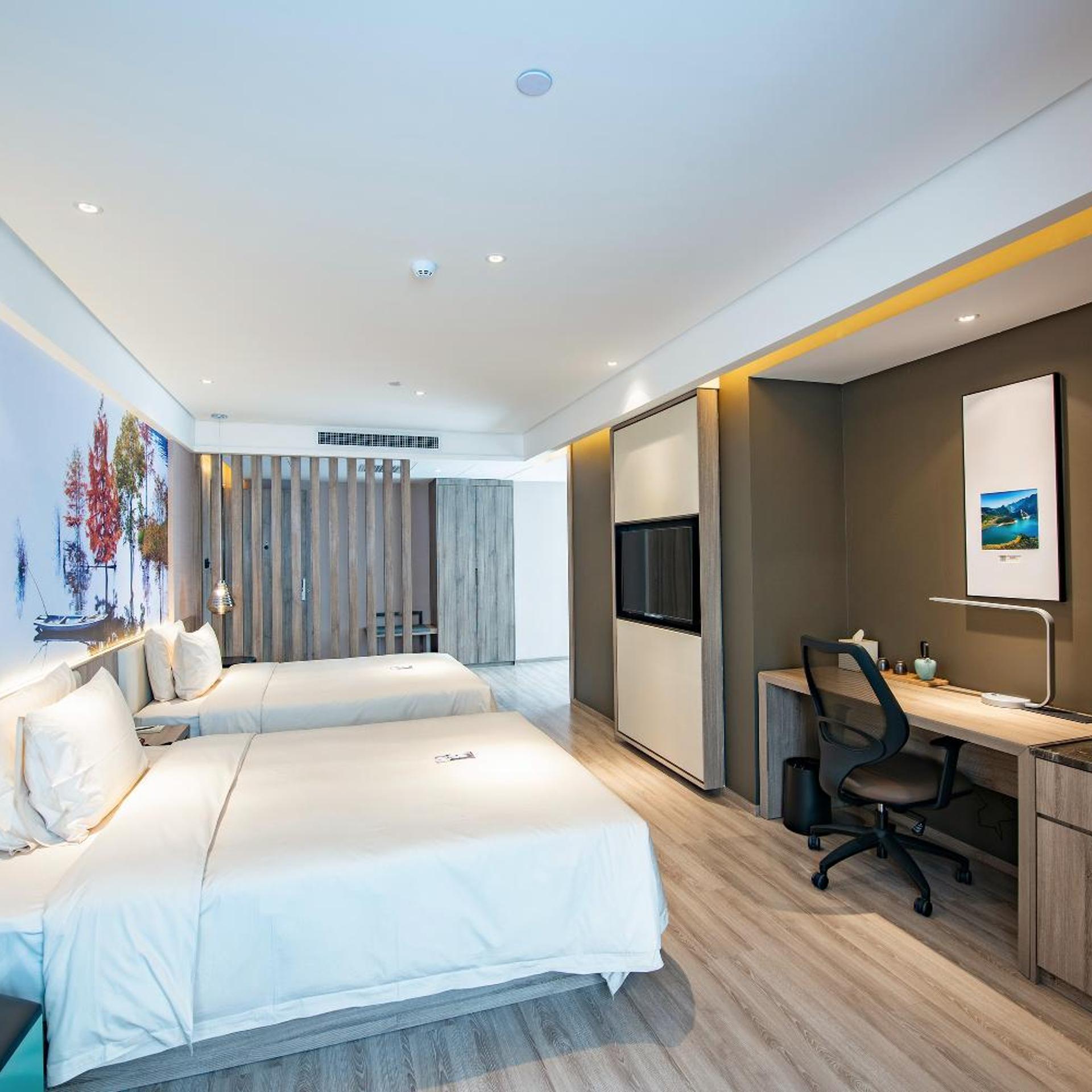 Atour Hotel (Xi an North High-speed Railway Station) 4/43