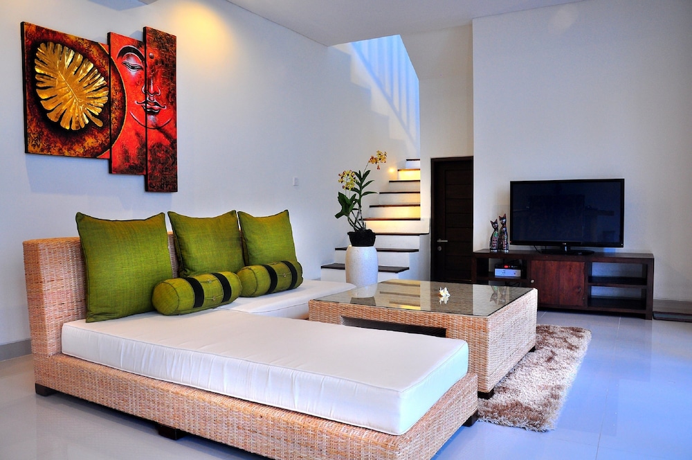 Kakul Villas & Suites 62/82