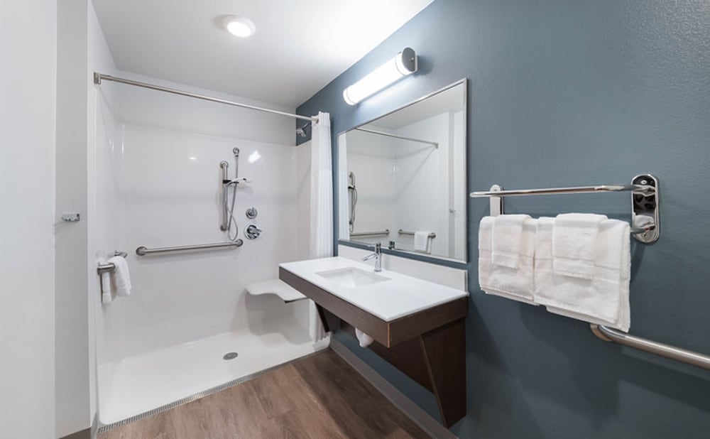 WoodSpring Suites Houston IAH Airport 17/48