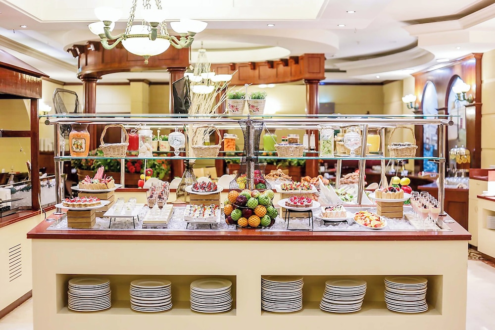 restaurant cafeteria