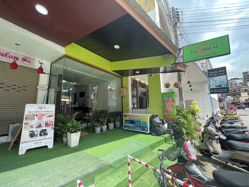 T & C Hotel Patong Beach 61/70