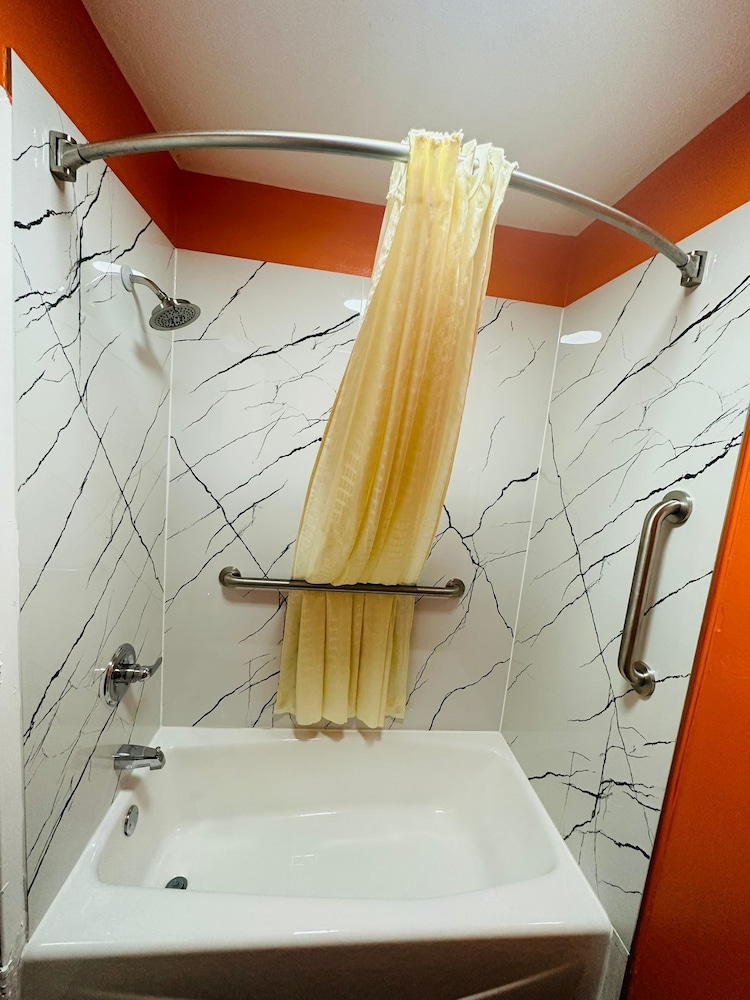 Amber Inn Motel Le Mars 48/49