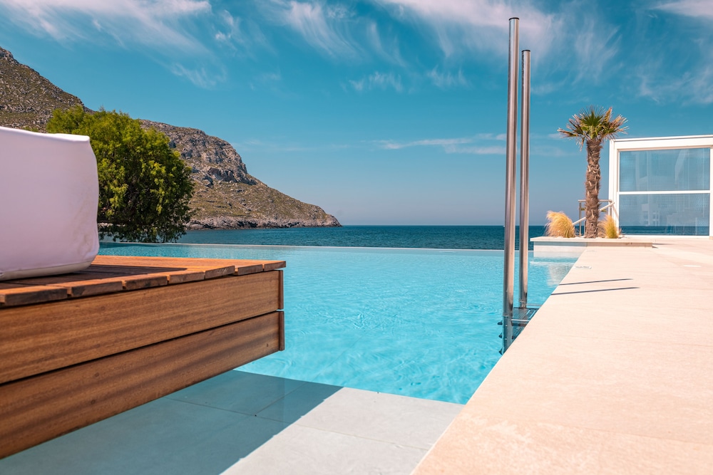 Kantouni Beach Hotel 45/49