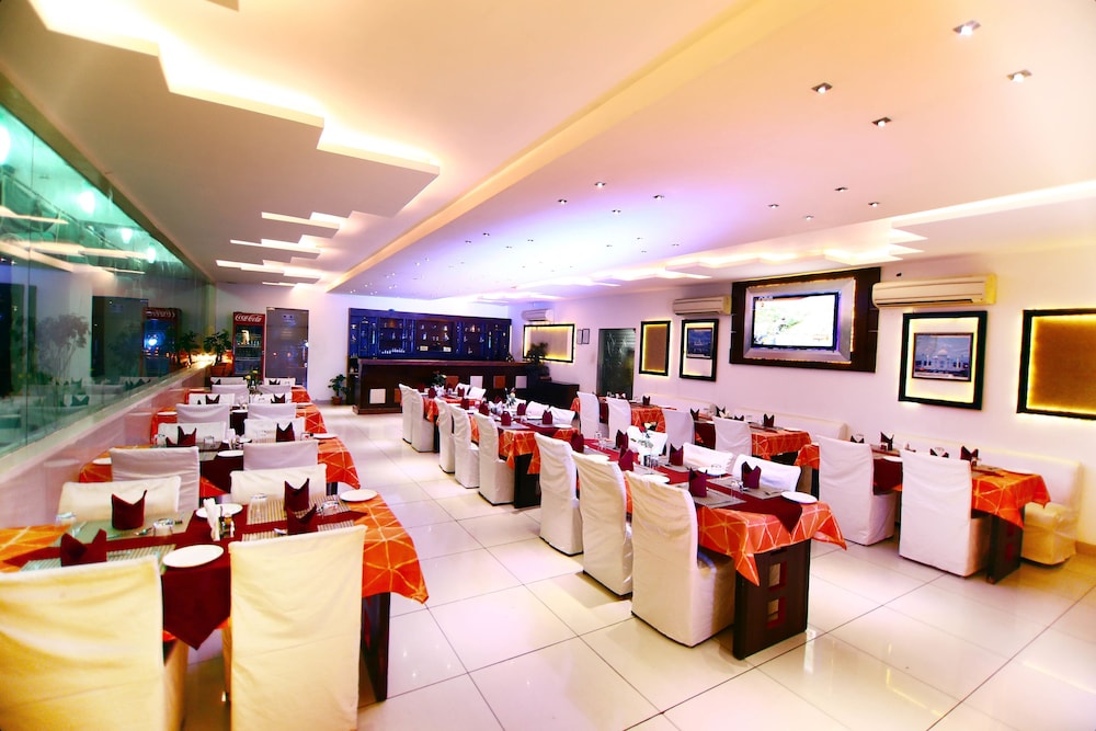 Hotel Taj Inn 46/64