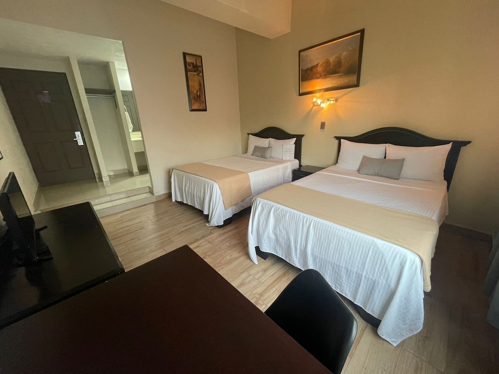 Deluxe, 2 Double Beds, Private Bathroom
