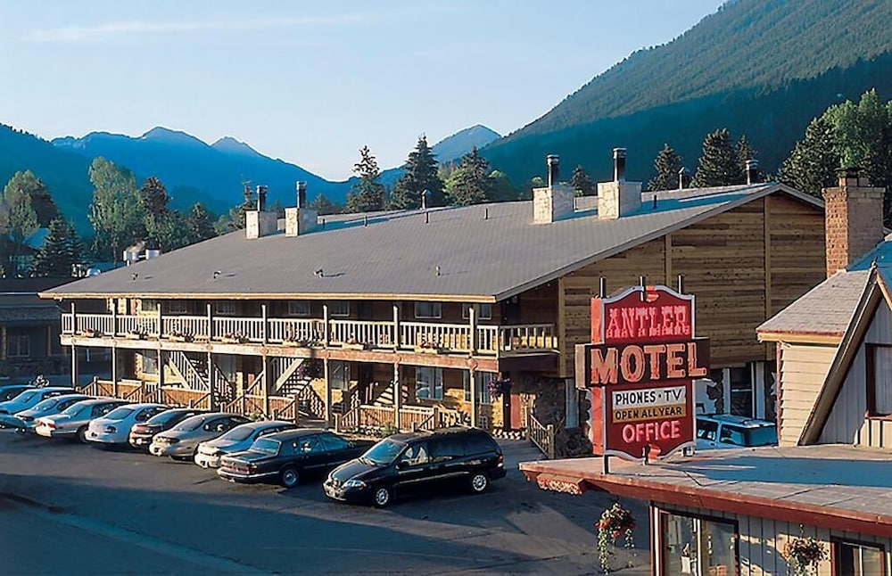 Antler Inn 45/47