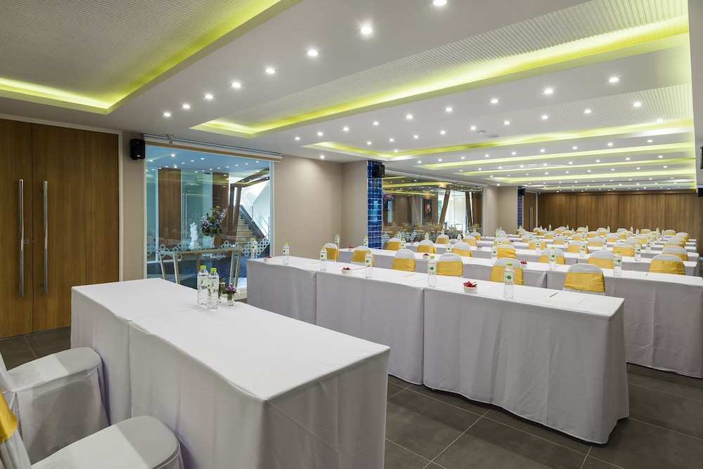 Zircon Hotel 45/53