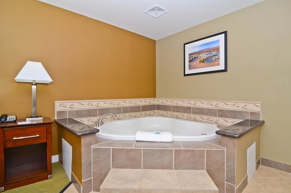 Best Western California City Inn & Suites 24/26