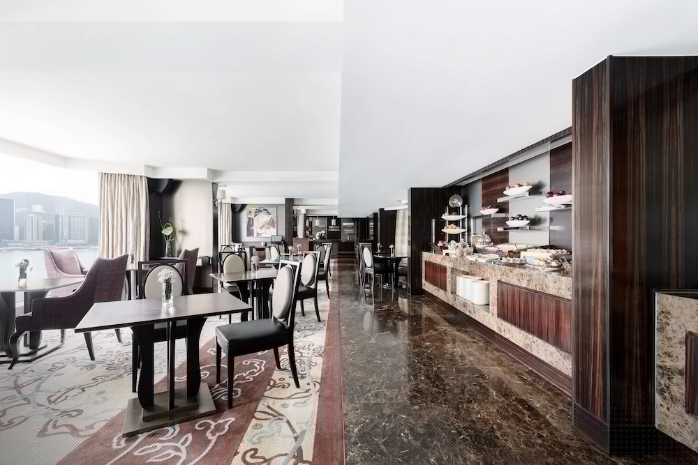 Kowloon Shangri-La Hong Kong 46/69