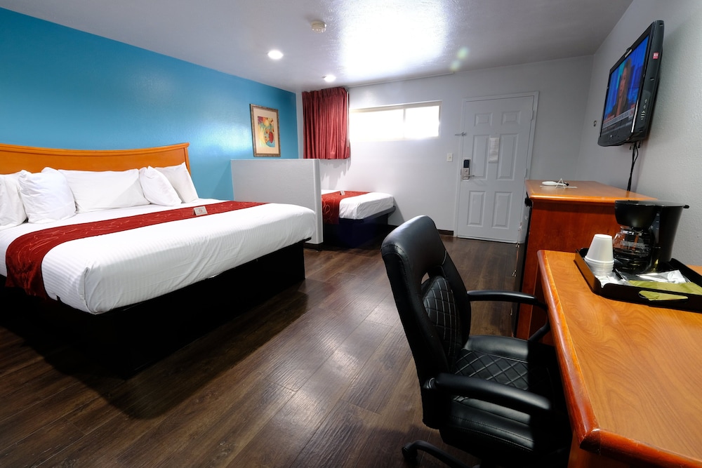 M-star Hotel Searcy 10/32