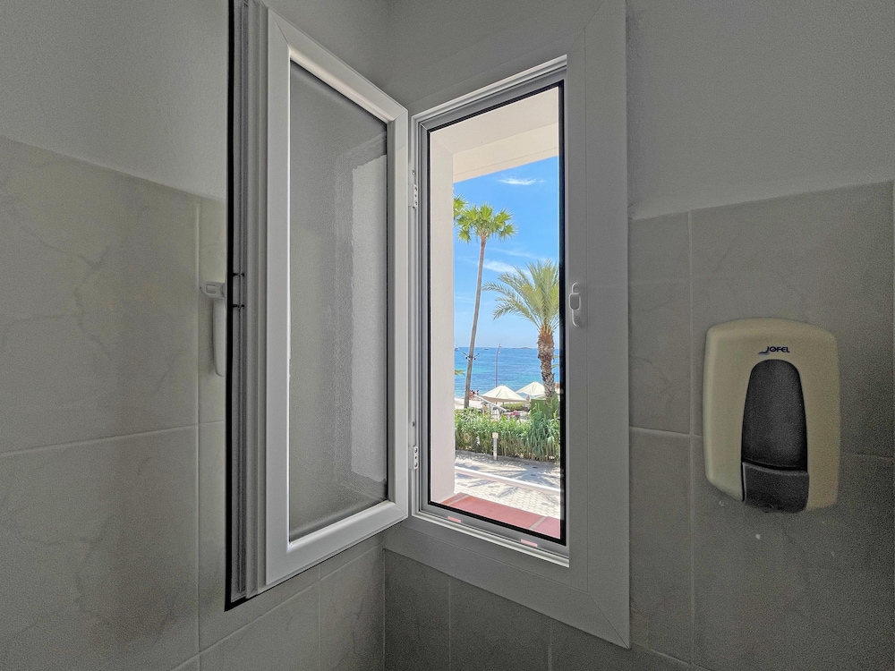 Hotel Figueretes 24/59