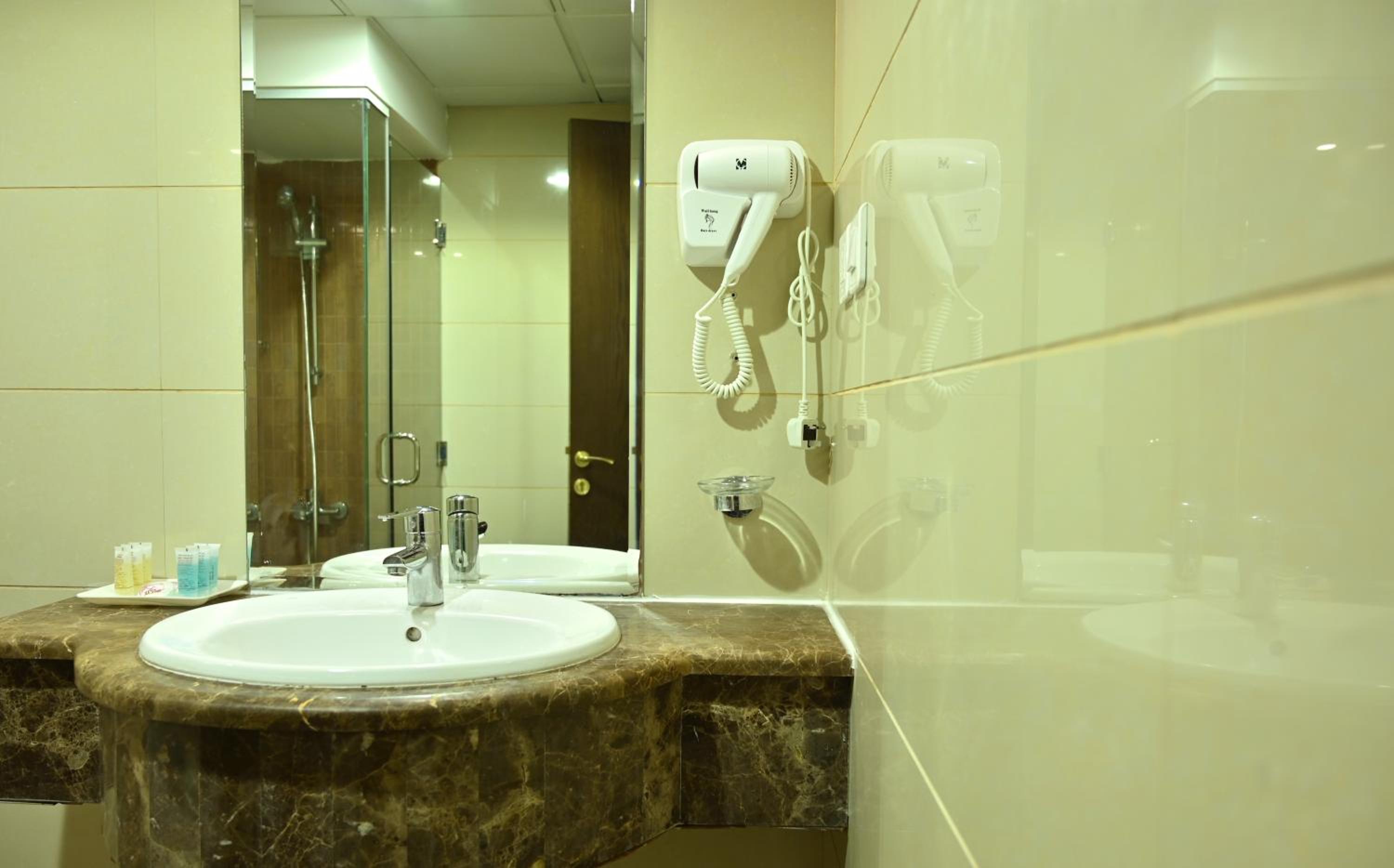 حياة بلازة(Hayat Plaza Hotel) 51/55