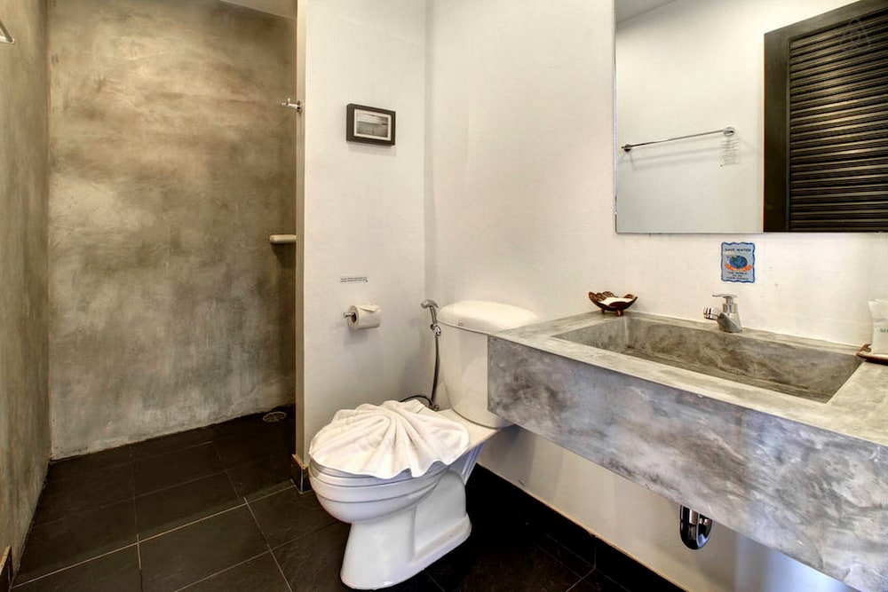Ideo Phuket Hotel 42/44