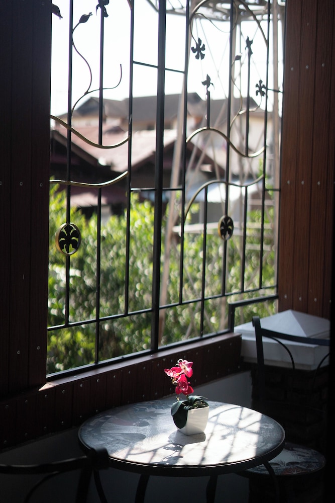 Spring at Tapae (ex. Tjr Boutique House) 38/50