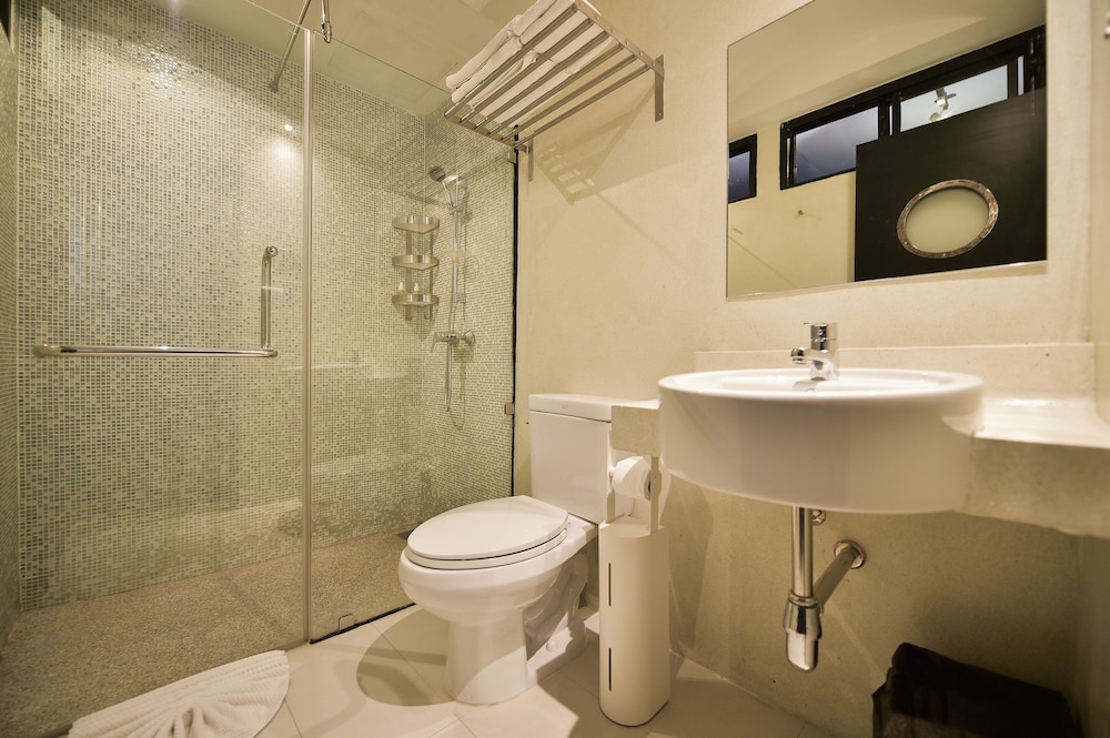 Collection O Jasaen Stylish Boutique Hotel 52/54