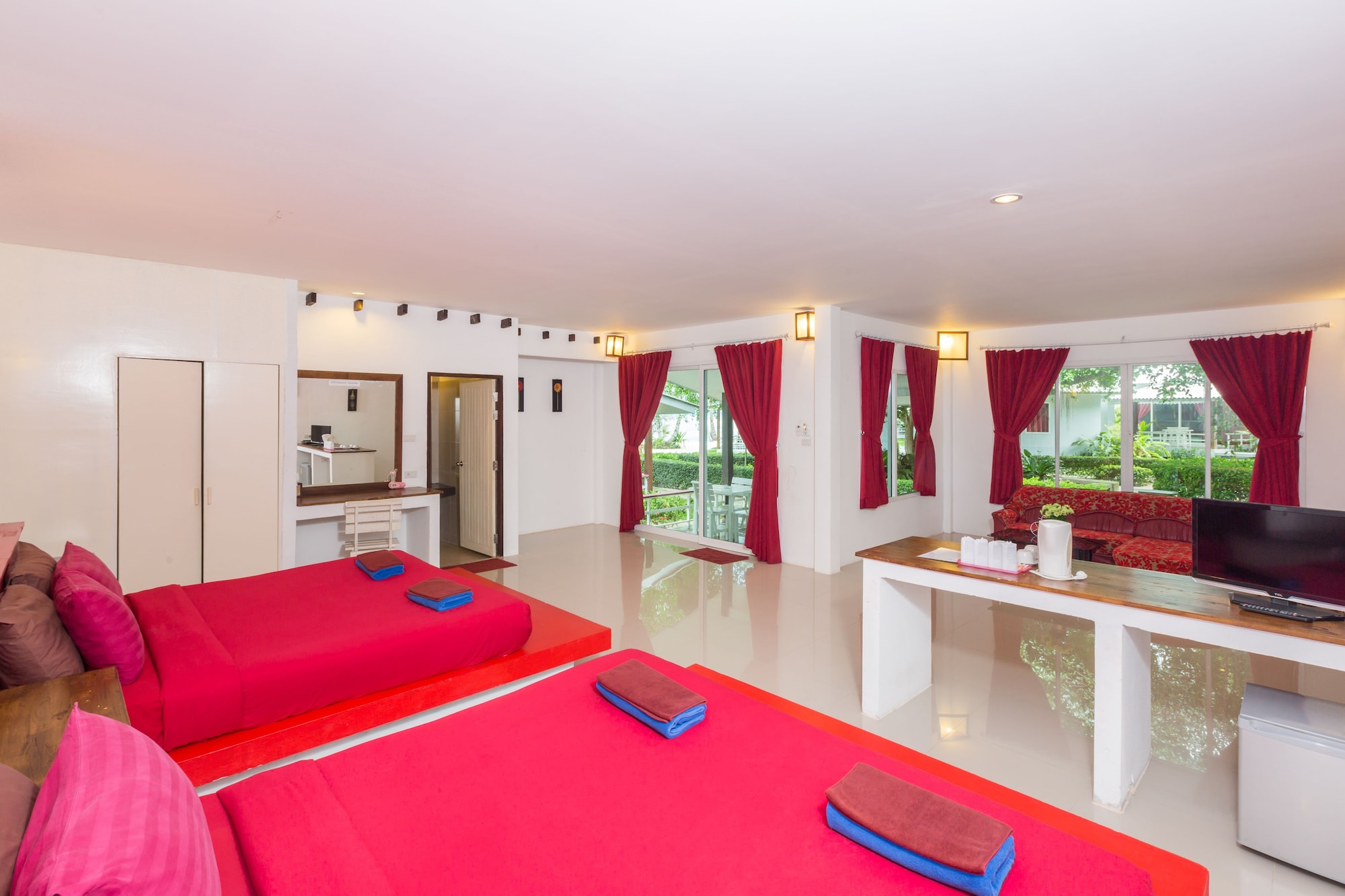 1 BEDROOM, FAMILY, BUNGALOW, GARDEN AREA