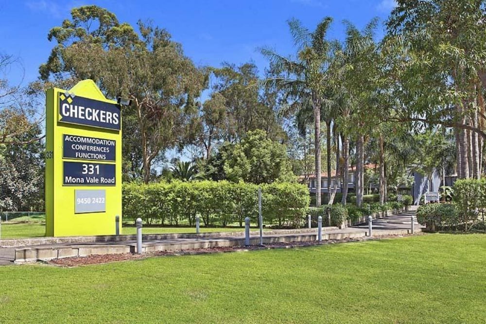 CHECKERS RESORT & CONFERENCE CENTRE 46/52