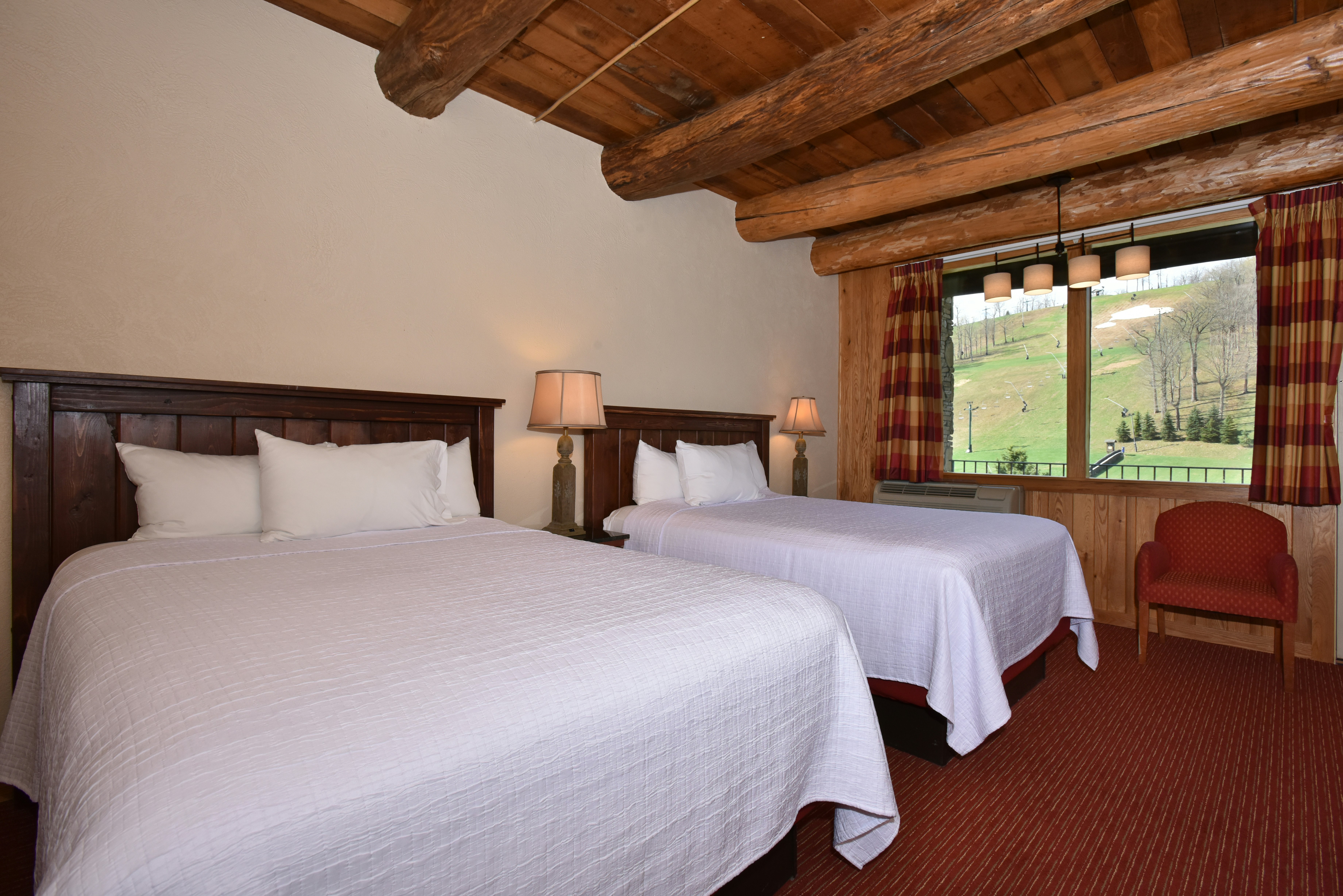 Lodge, 2 Queen Beds