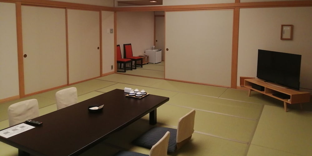 Kurobe Unazukionsen Yamanoha (ex New Otani Unatsuki) 56/74