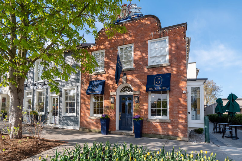 124 on Queen Hotel & Spa 39/40