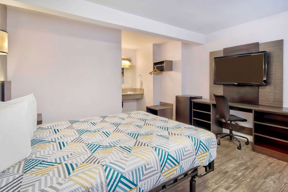 Motel6 Inglewood, CA 22/54