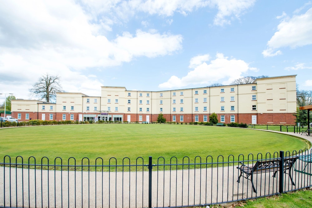 Premier Inn Stoke/Trentham Gardens 42/49