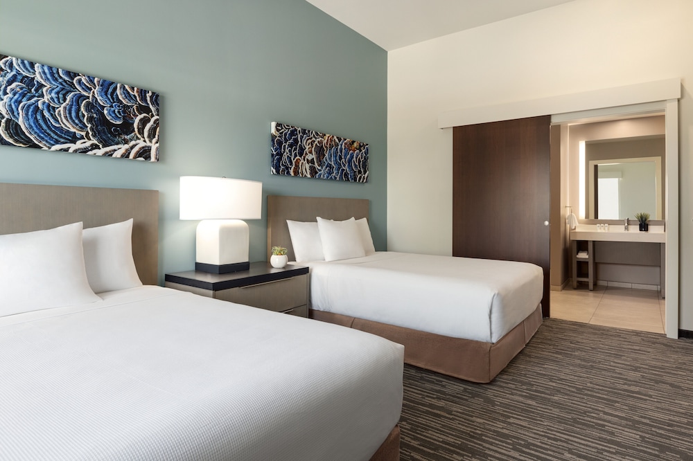 ROOM, 2 QUEEN BEDS, DEN