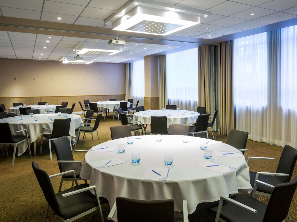 NOVOTEL READING CENTRE 74/80