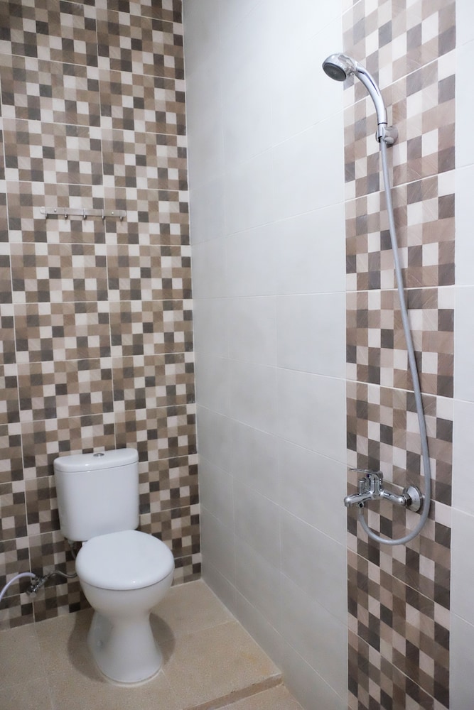 Gapura Residence Hotel Semarang 31/36