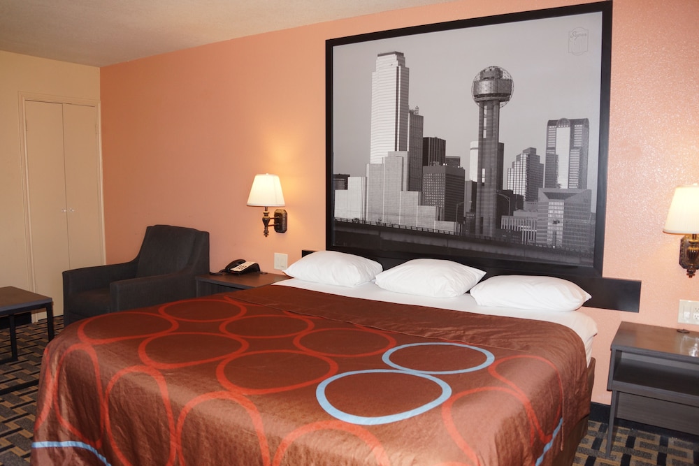 Super 8 by Wyndham Farmers Branch/North Dallas 6/28