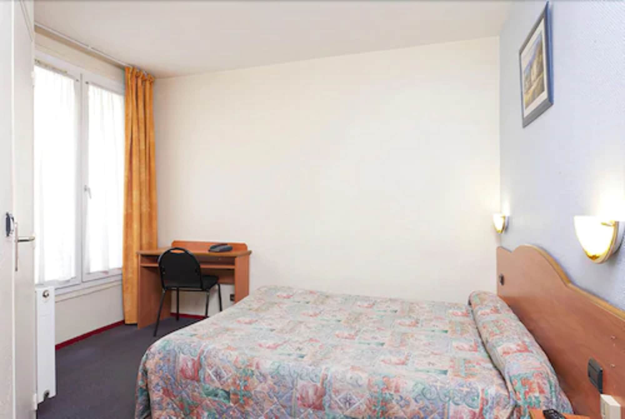 ROOM, DOUBLE BED
