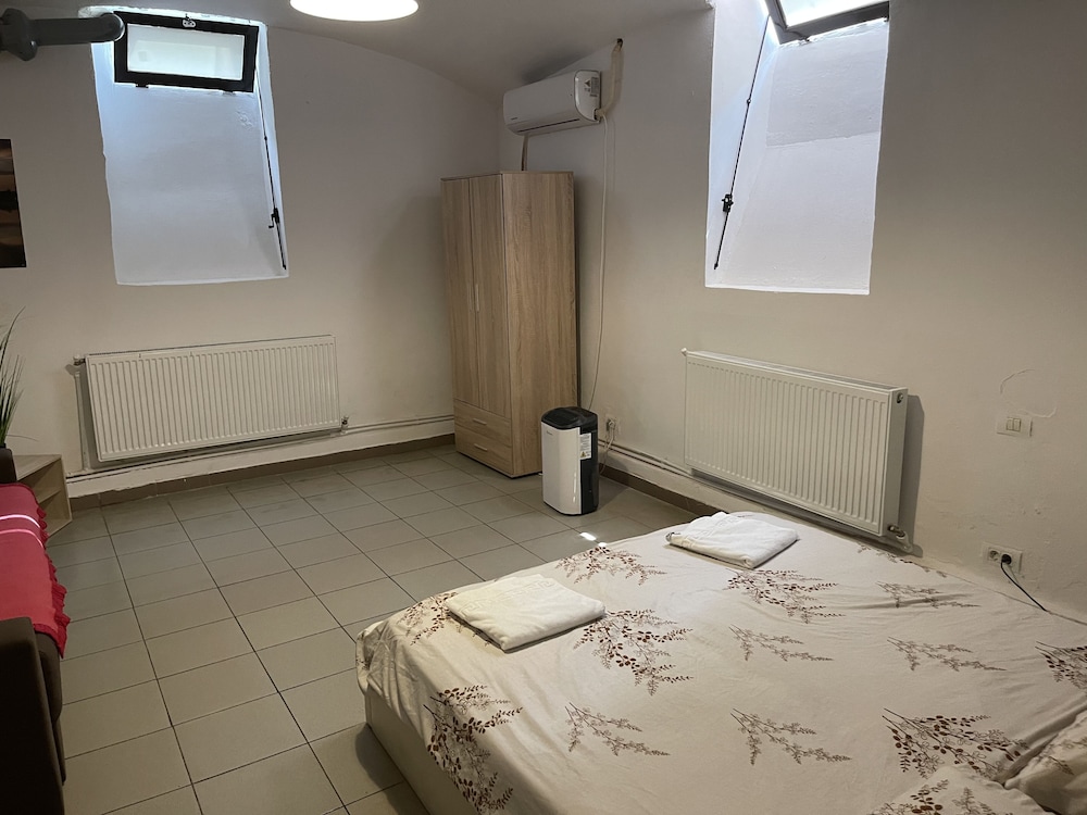 X Hostel Bucharest 16/44