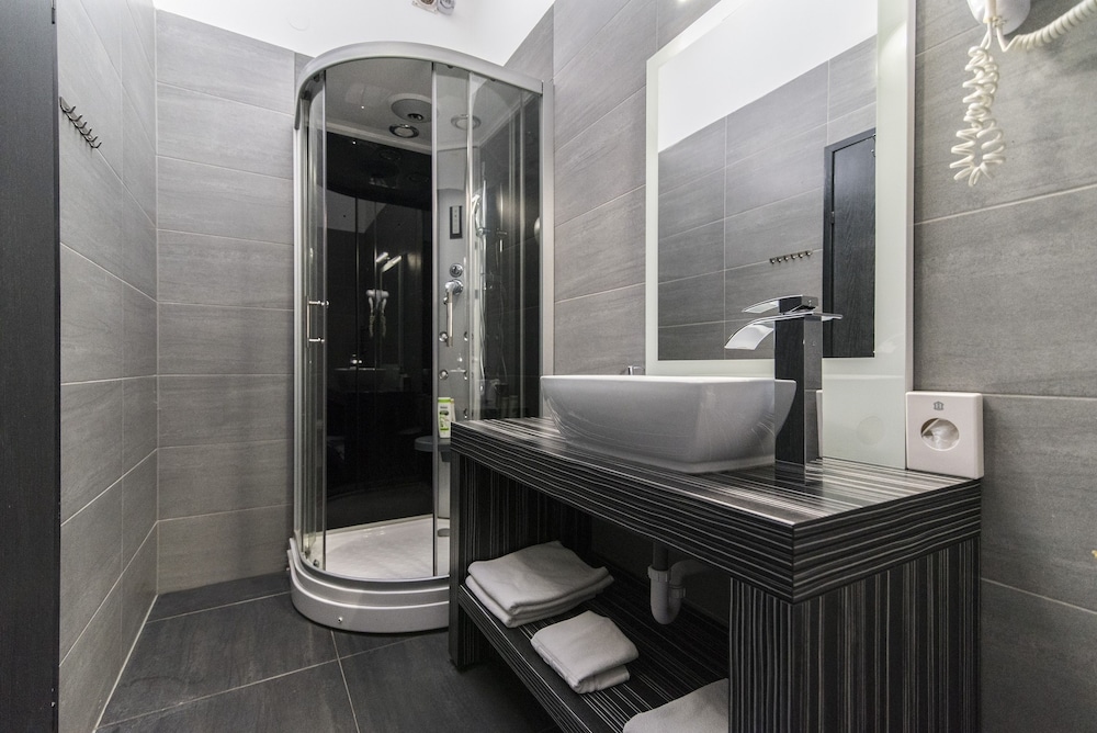 COOL ROOMS ZAGREB AIRPORT 60/62