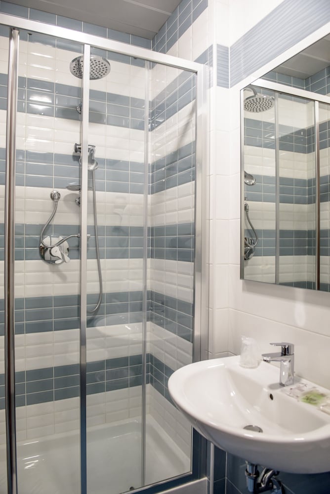 غرفة مفردة، Hotel Emmaus 12/13