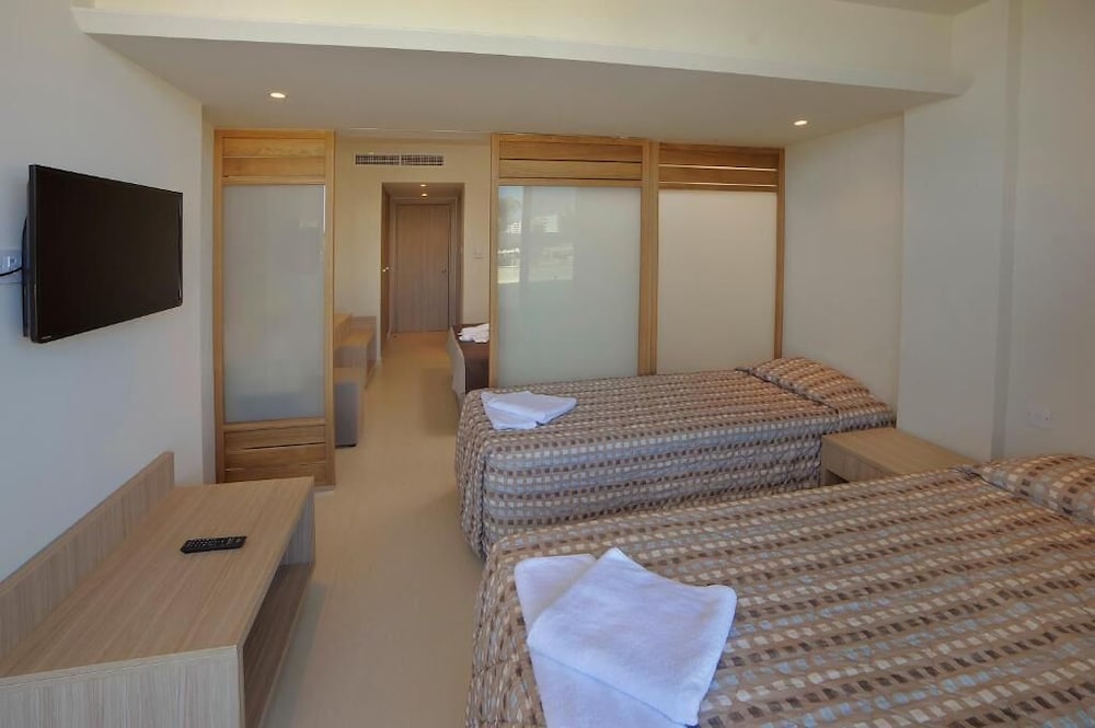 Superior, Family, Double and Twin Beds, Sea View