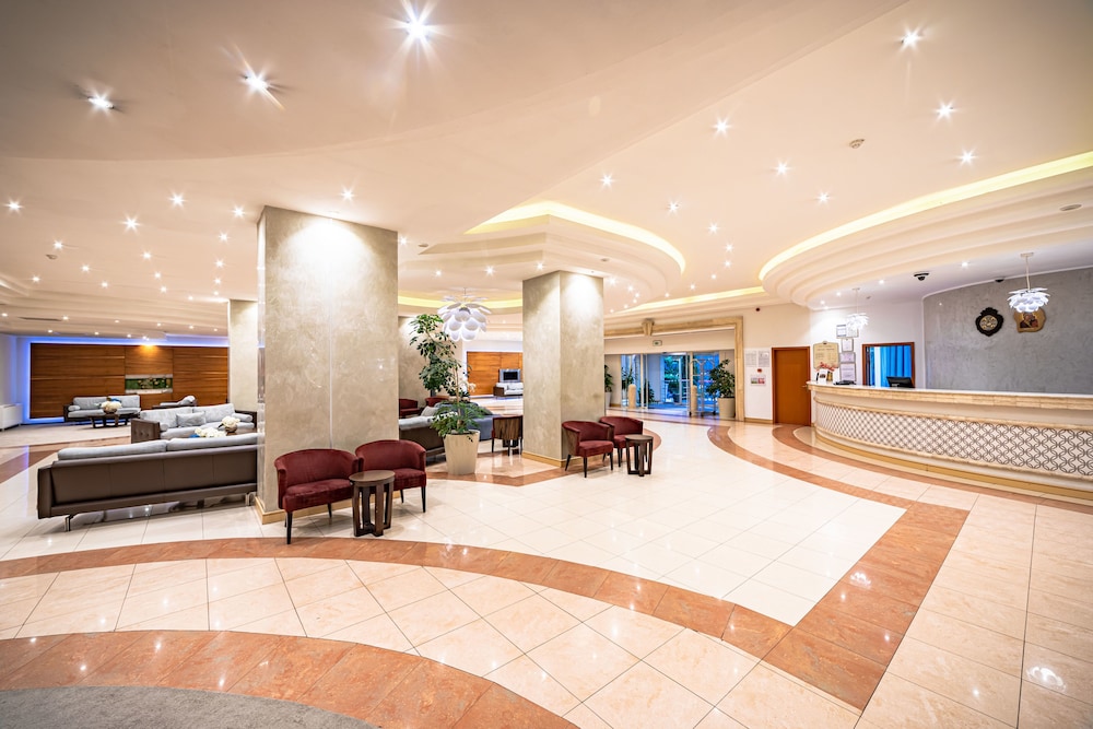 New Montana Hotel 6/50