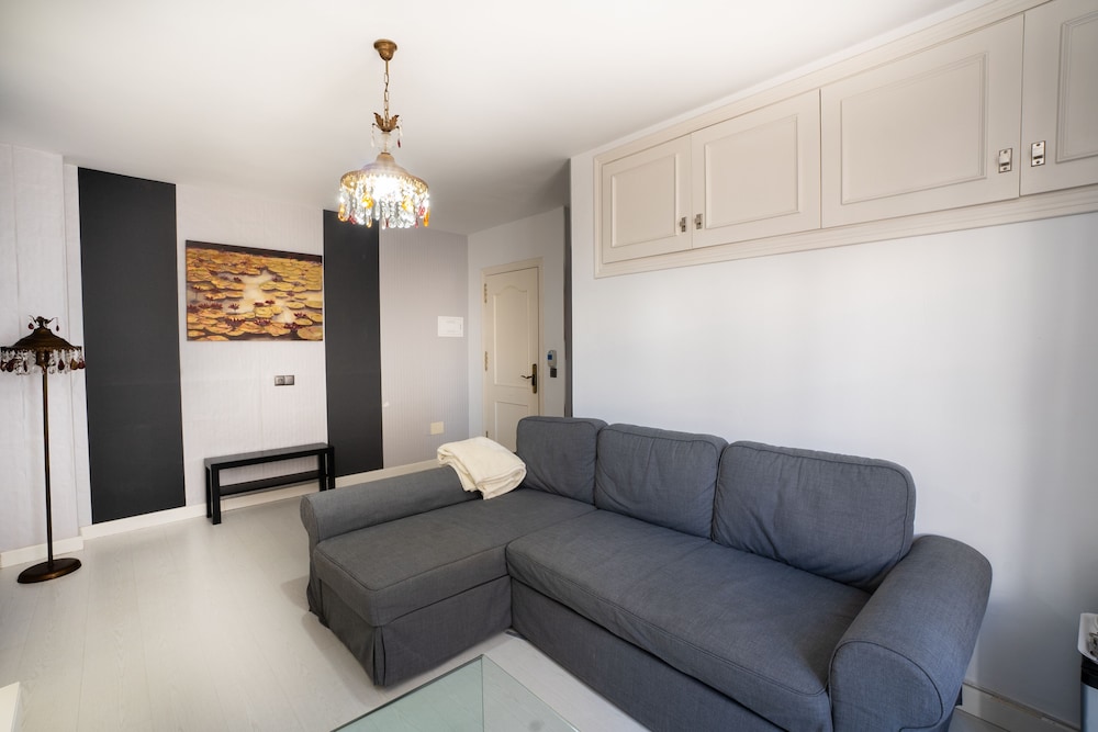 Hostal Abril 42/59