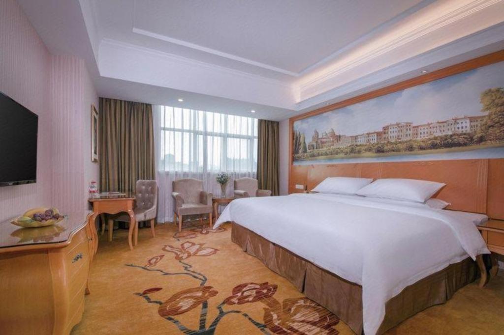 Vienna Hotel (Huizhou Qiuchang Yingbin Road) 19/57