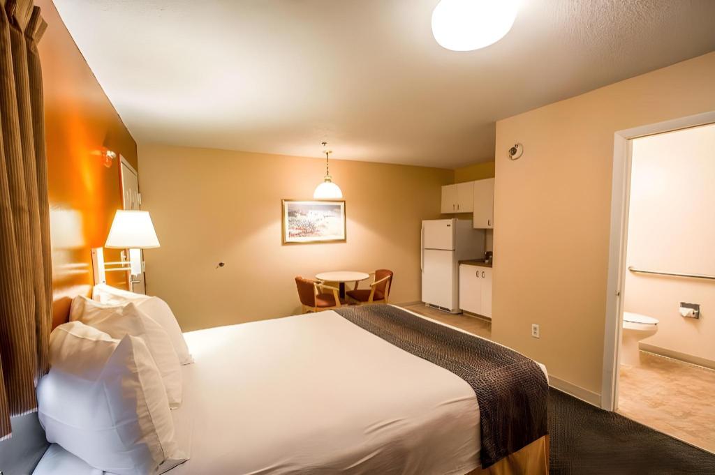 Efficiency, Double Bed، Suburban Studios Stuart near Federal Hwy 1 7/10