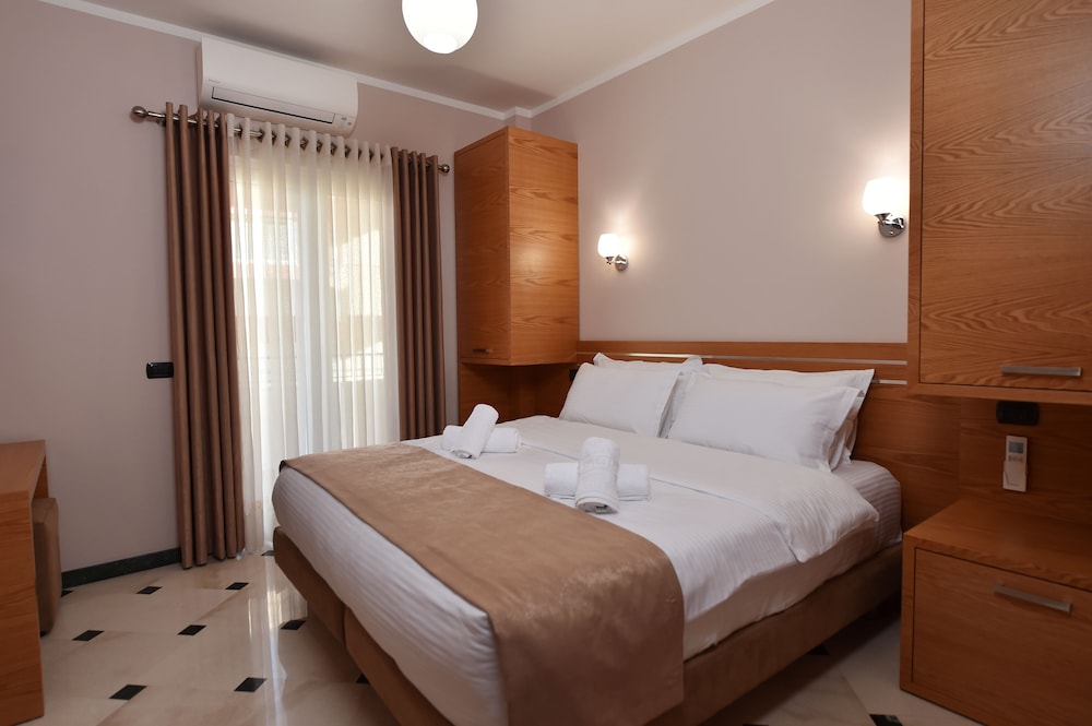 ROOM, DOUBLE BED, BALCONY
