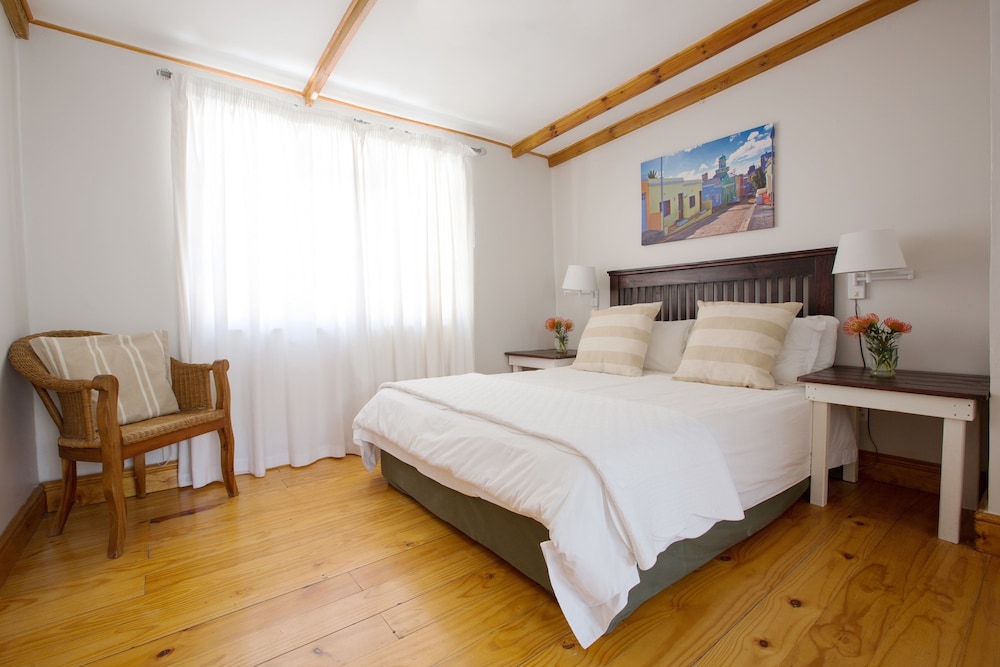 Loddeys Guesthouse 12/50