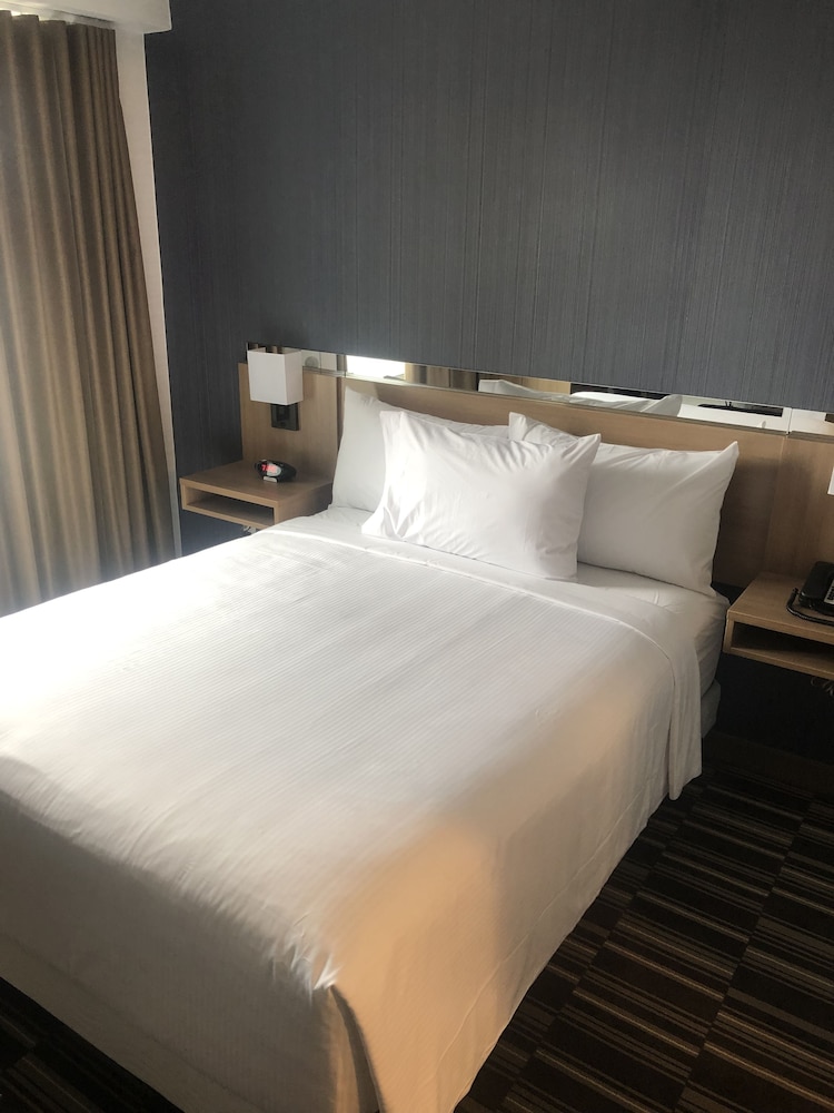 Microtel Inn By Wyndham Long Island City 24/60